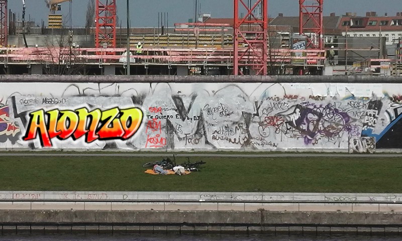 Bombing 1520916988559