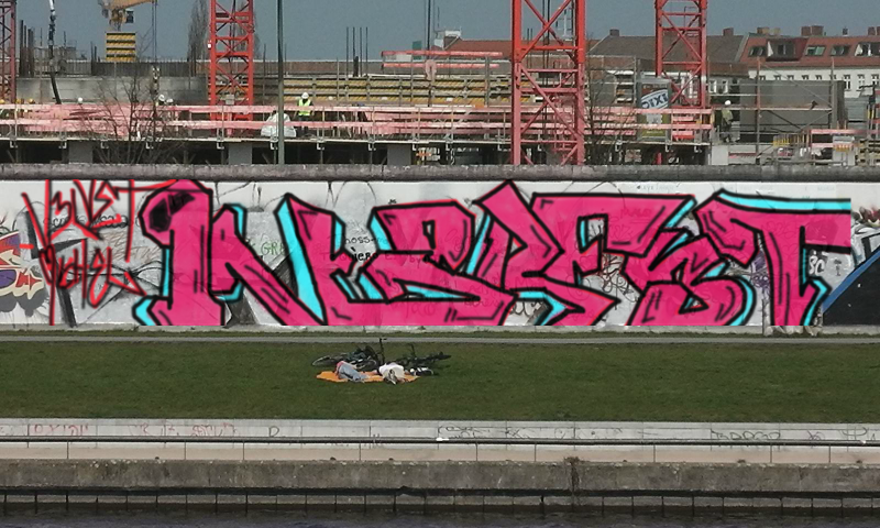 Bombing 1402977985059