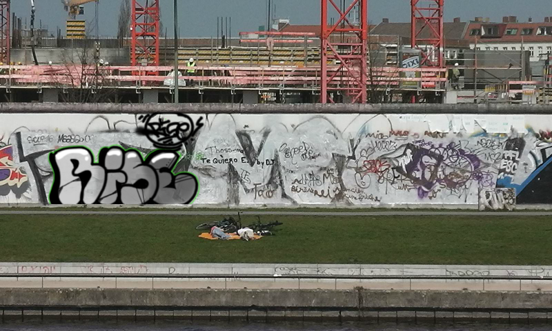 Bombing 1392135264009