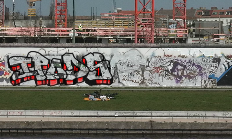 Bombing 1438036229664